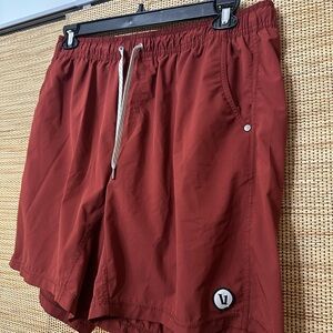 VUORI Kore Shorts Burgundy XXL